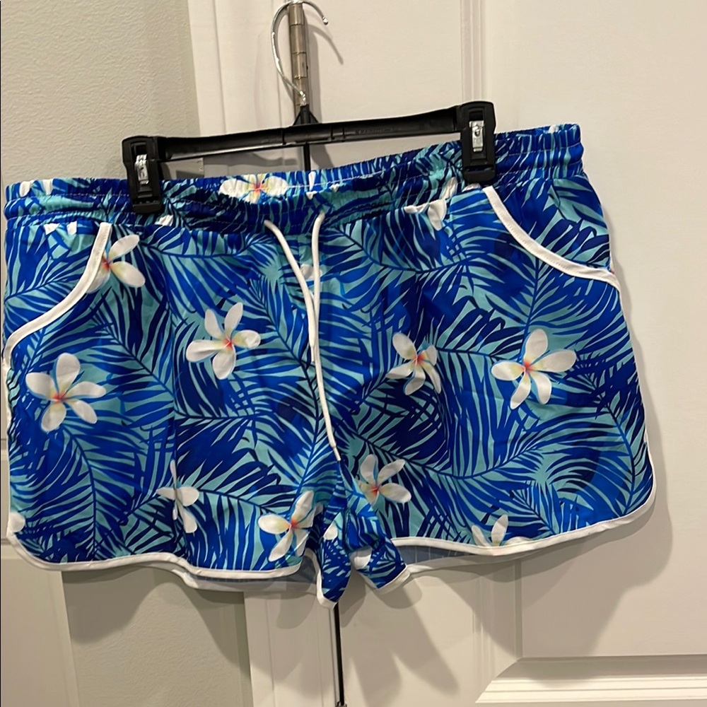 Deerose Tropical Blue Floral swim Shorts, size 2x, no attached swim panty